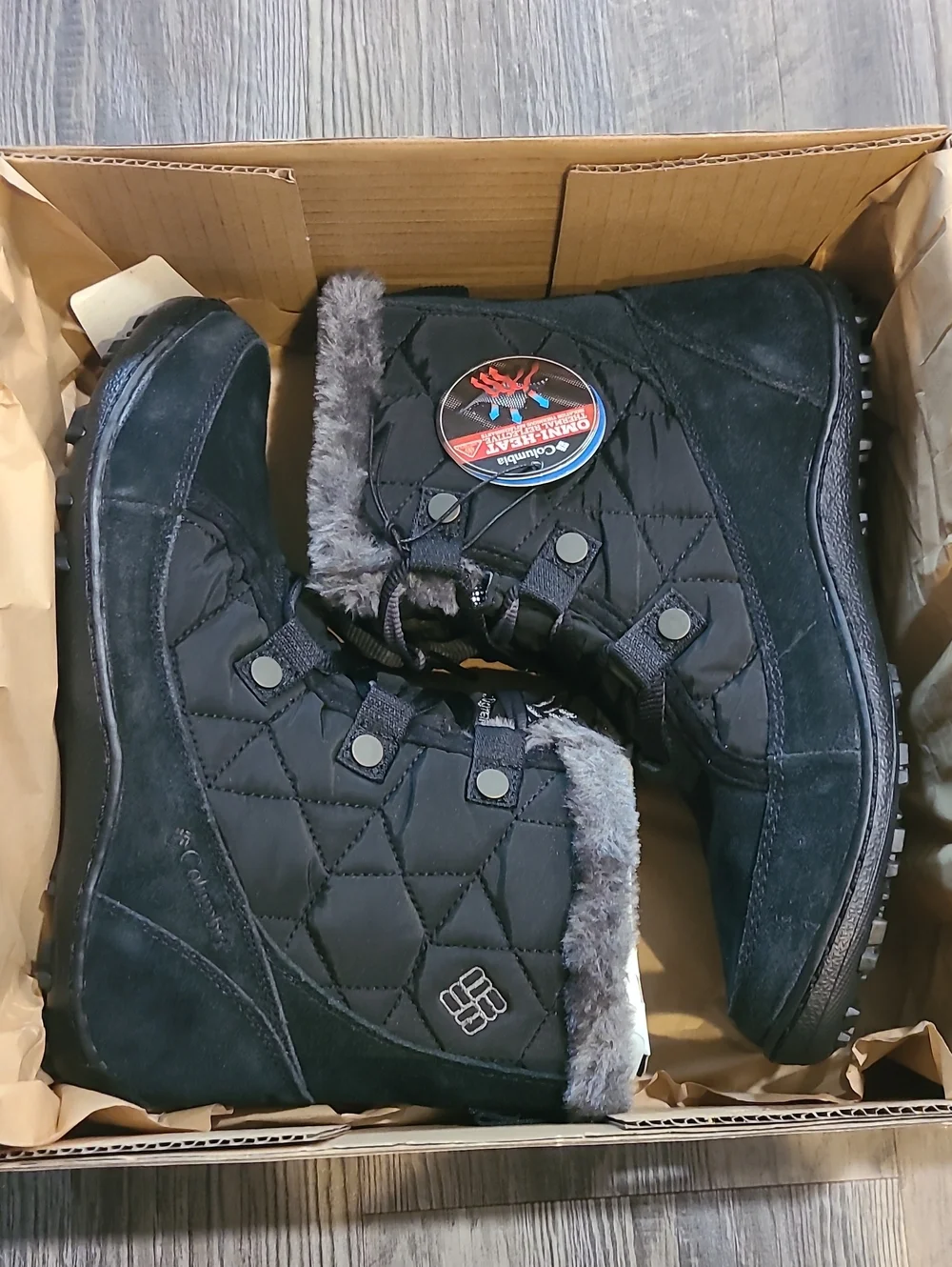 Columbia Minx Shorty Omni-Heat Winter Boot, Black/Shale, Size 7